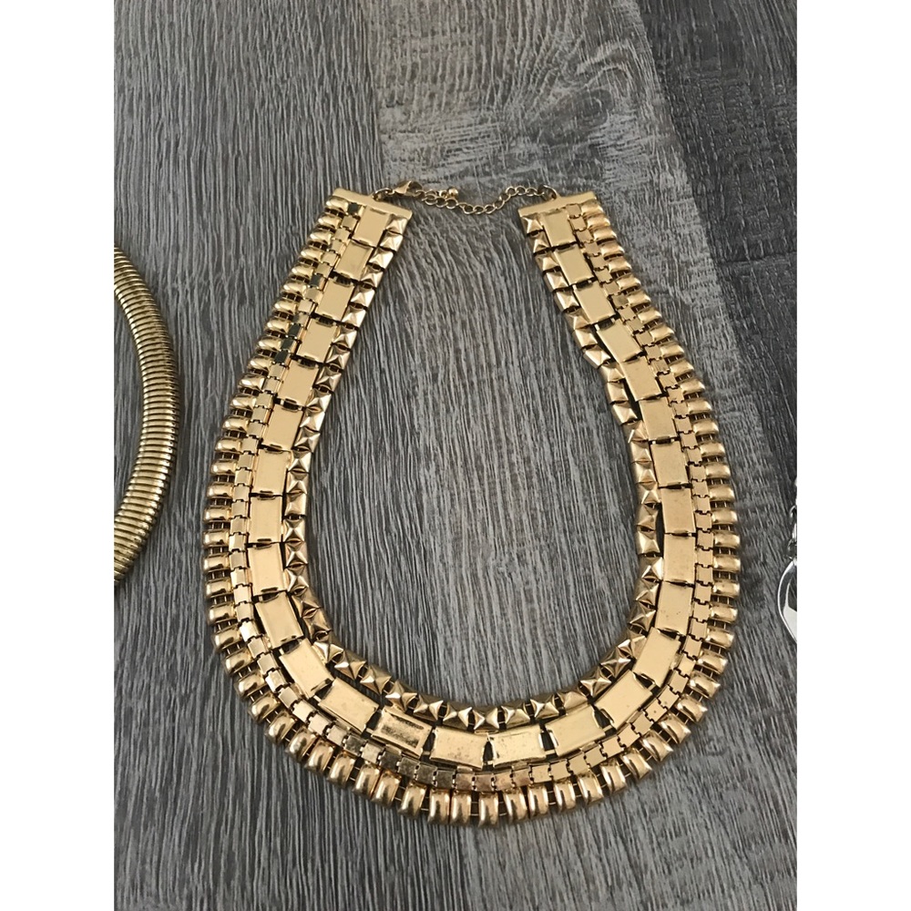 Necklaces - Picture 4 of 5